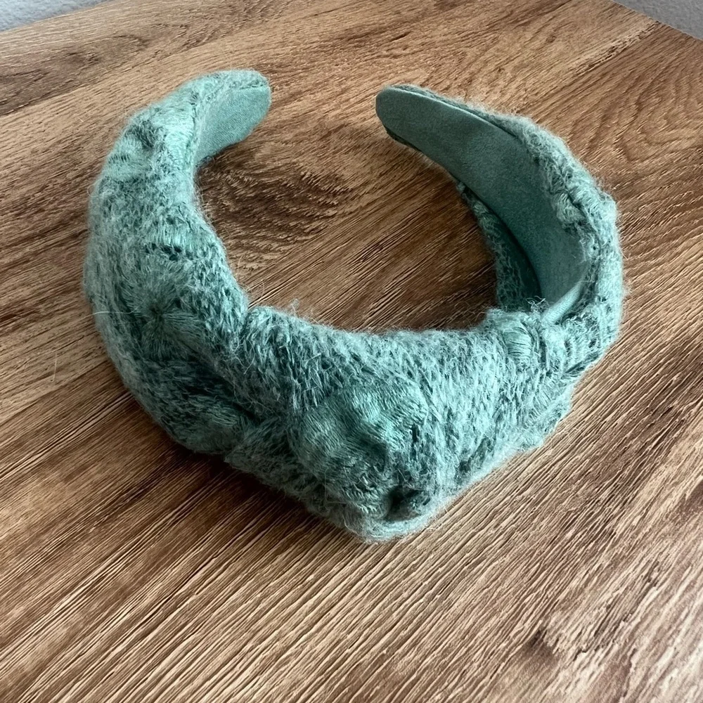 Green cotton gauze headband with flower embroidery